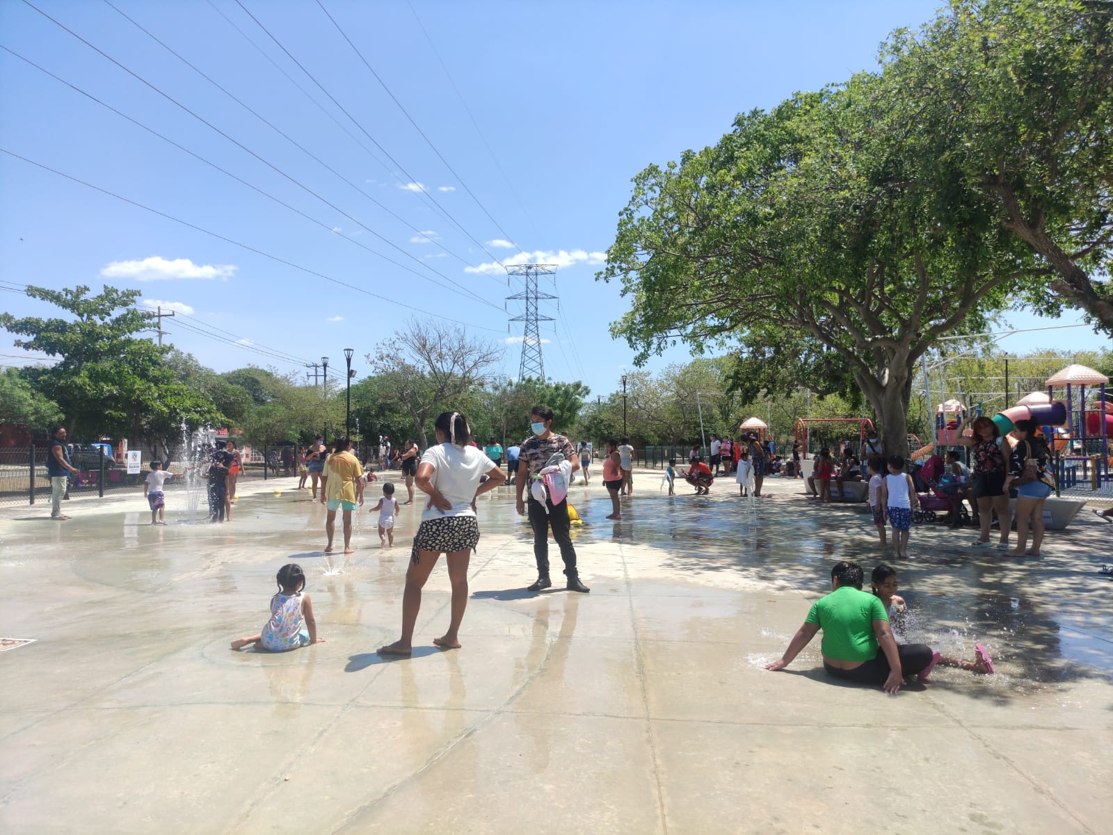 Nuevo parque acuático en Mérida saturado por familias yucatecas en su apertura