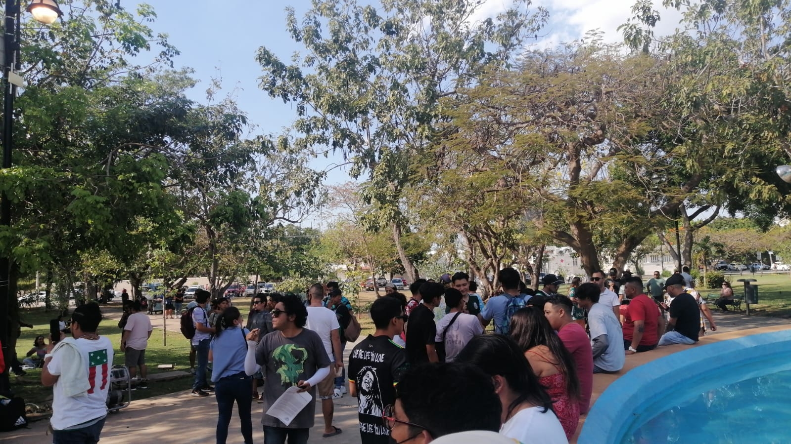 Adultos se reunieron en el Parque de la Paz de Mérida