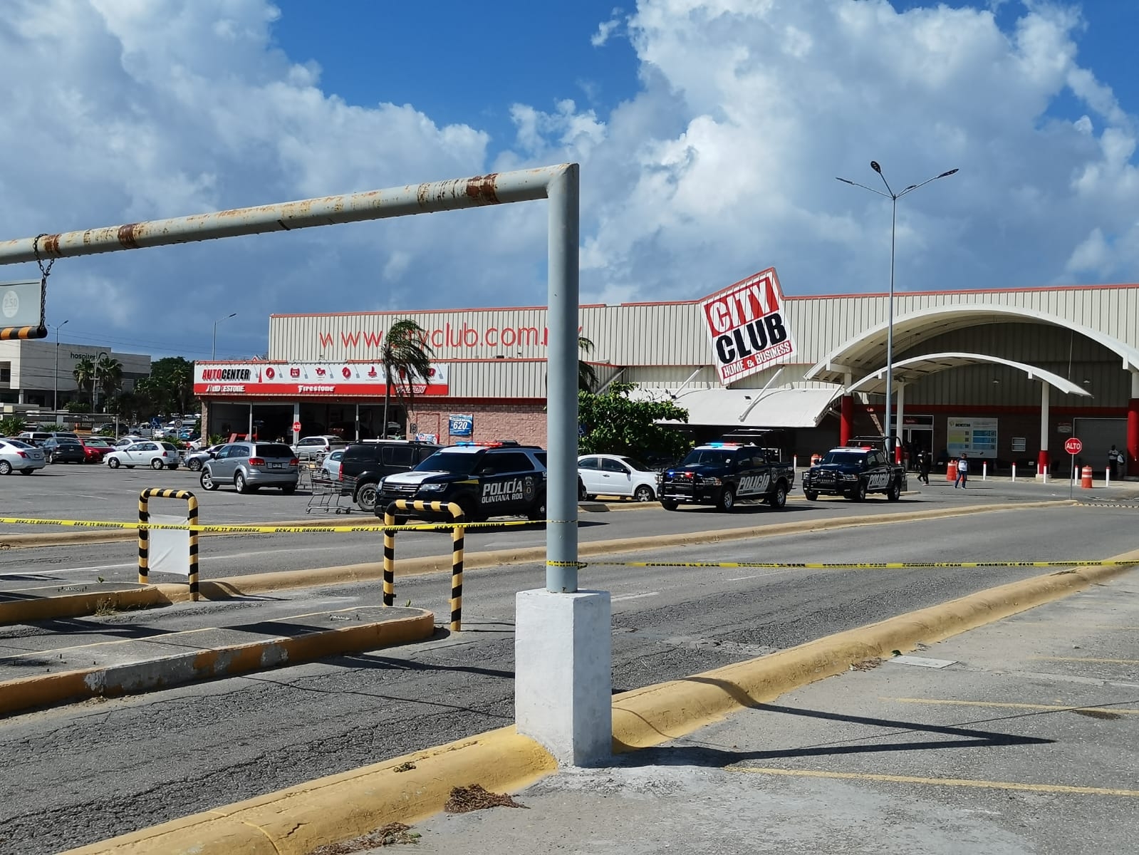 Balean a un hombre afuera de City Club en Playa del Carmen: VIDEO