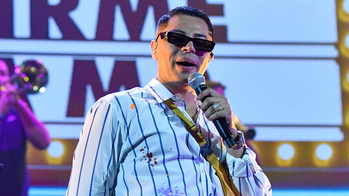 Eduin Caz, vocalista de Grupo Firme, comete grave error en los Latin AMAs 2022: VIDEO