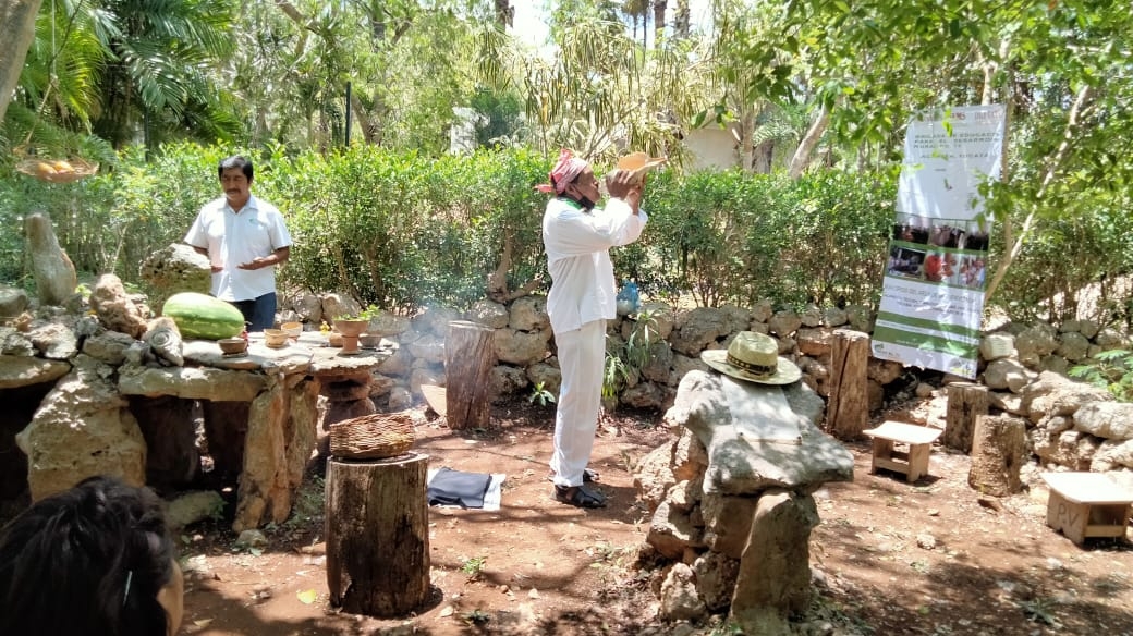 El evento se llevó a cabo en el jardín botánico de la Brigada de Educación para el Desarrollo Rural