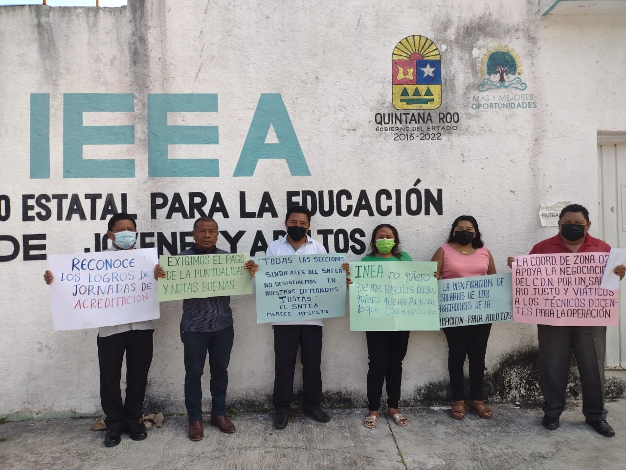 Trabajadores del SNTEA realizan huelga en el municipio de Felipe Carrillo Puerto