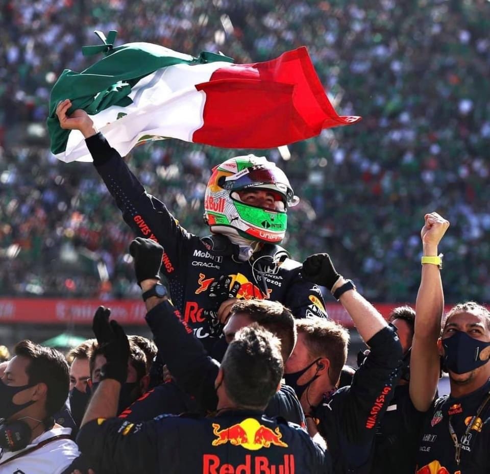 'Checo' Pérez hace historia con Red Bull y se lleva el segundo lugar en el Gran Premio de Emilia Romagna