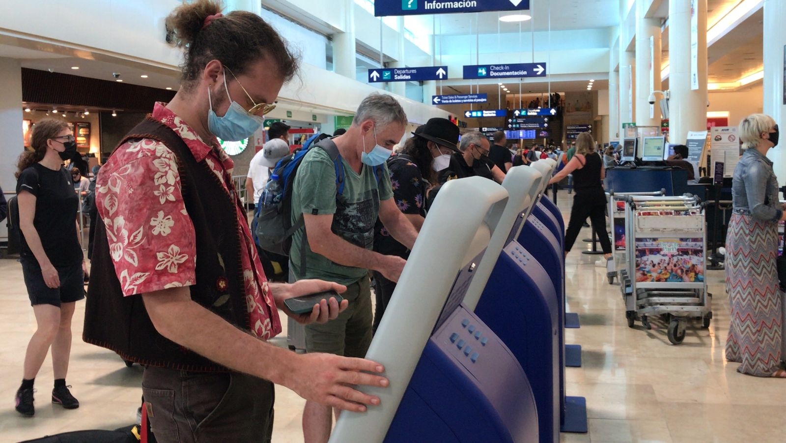 ¡Se acabaron las vacaciones! Aeropuerto de Cancún registra vuelos atrasados: VIDEO