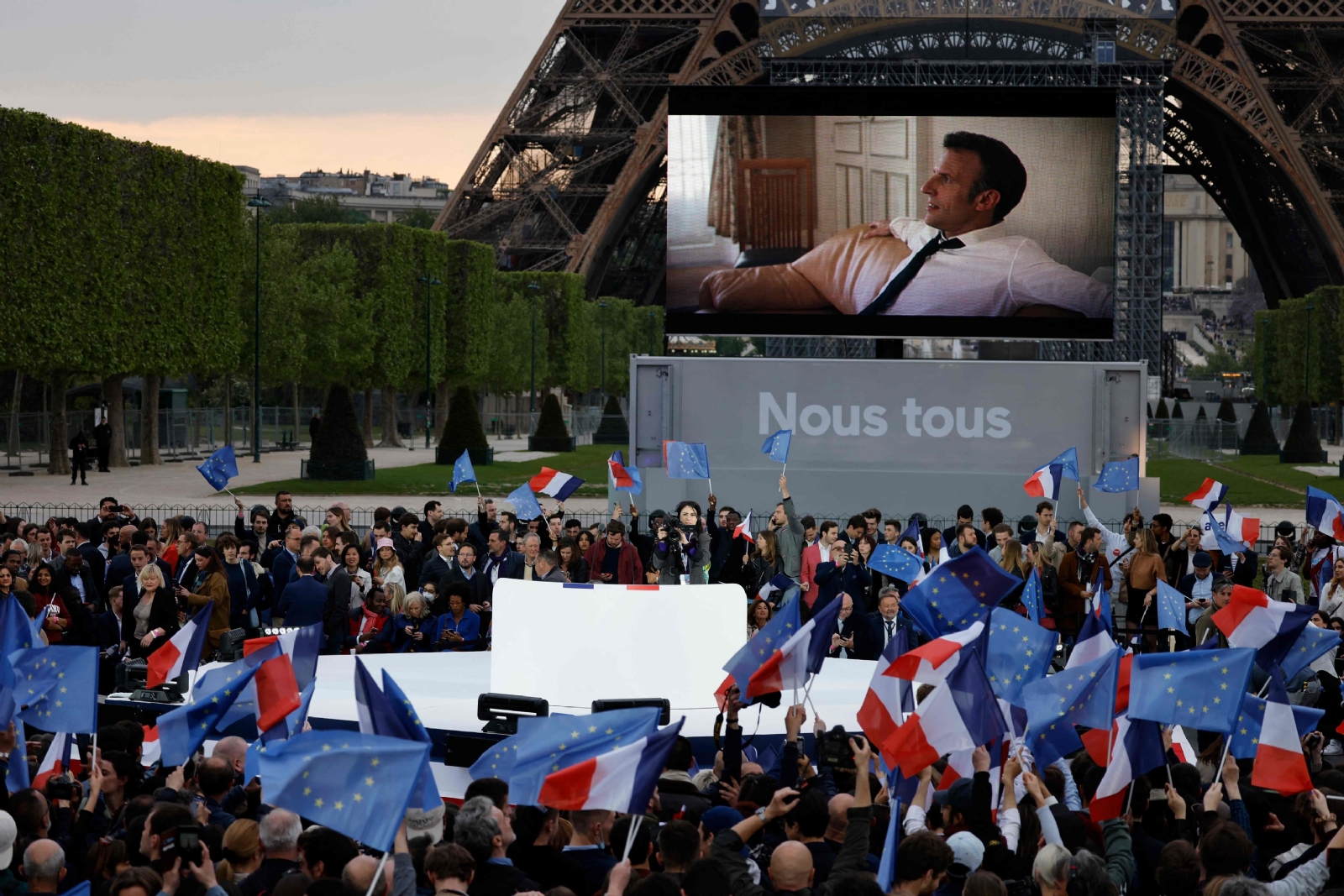 Emmanuel Macron pidió unidad por Francia de ahora en adelante y felicitó a Marine le Pen por la elección