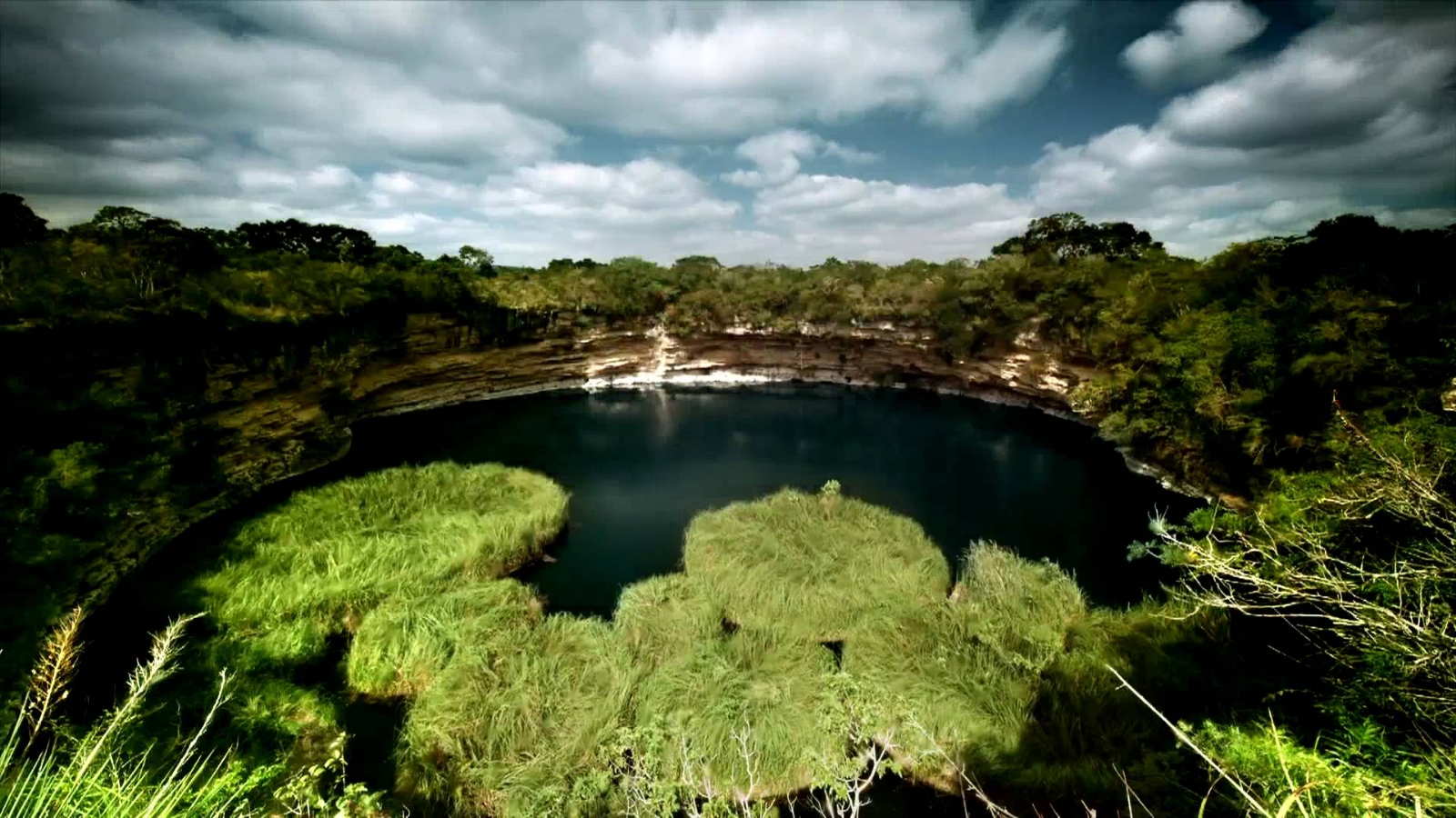 No solo Yucatán tiene cenotes; conoce el más profundo del planeta