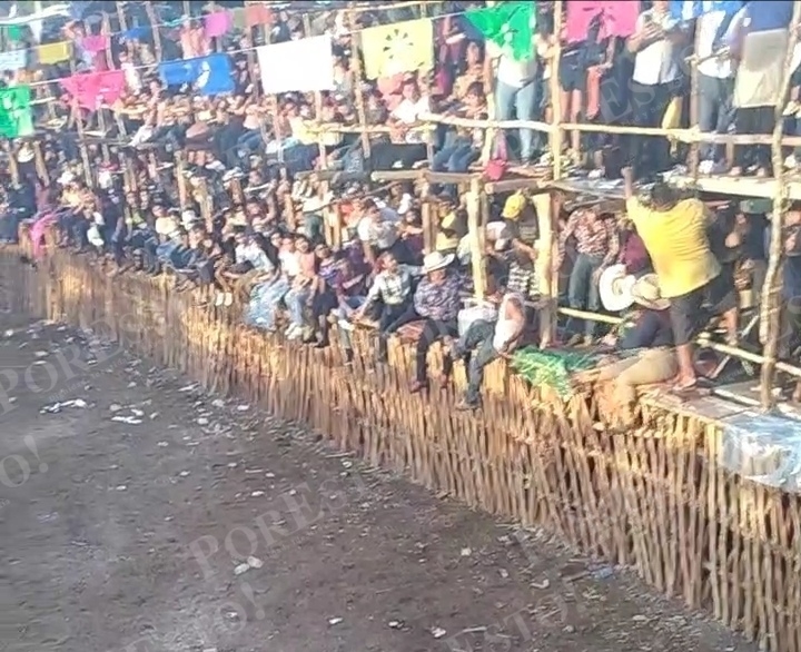 Colapsa tarima en corrida de toros y pone en riesgo la vida de asistentes en Dzoncauich, Yucatán