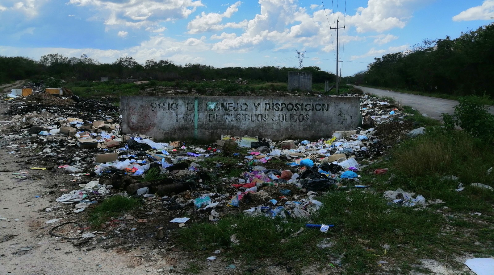 Vecinos de Tahmek afirman que el sujeto podría no tratarse de un lugareño, debido a que no hay registro de alguna persona extraviada