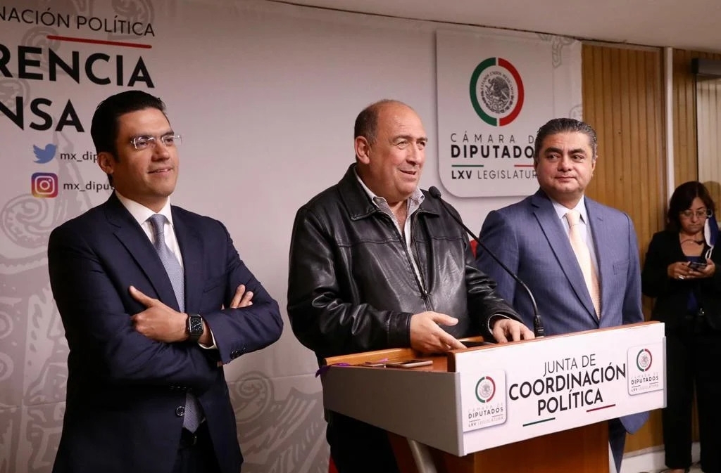 Jorge Romero, Rubén Moreira y  Luis Espinosa Chazaro, coordinadores del PAN, PRI y PRD fijaron su postura en torno a la Reforma Electoral. Foto: Twiiter