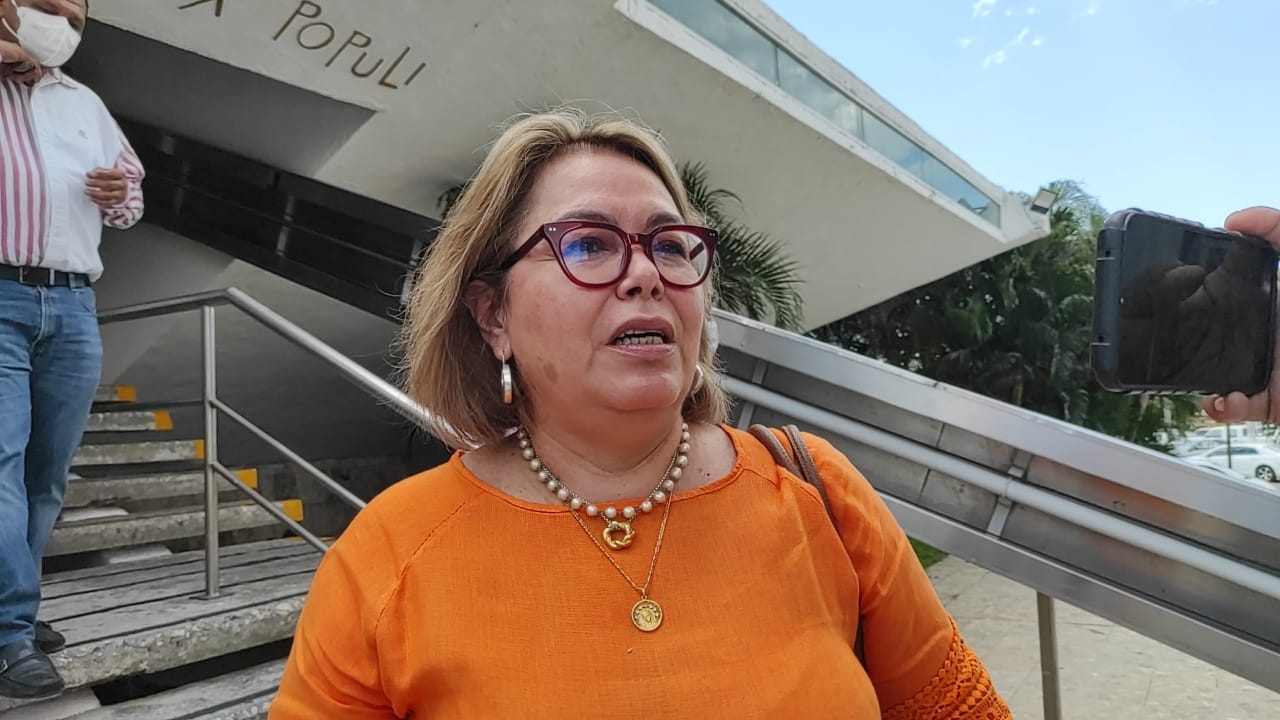 Hermana de Eliseo 'N', exalcalde de Campeche, se ampara ante posible orden de aprehensión