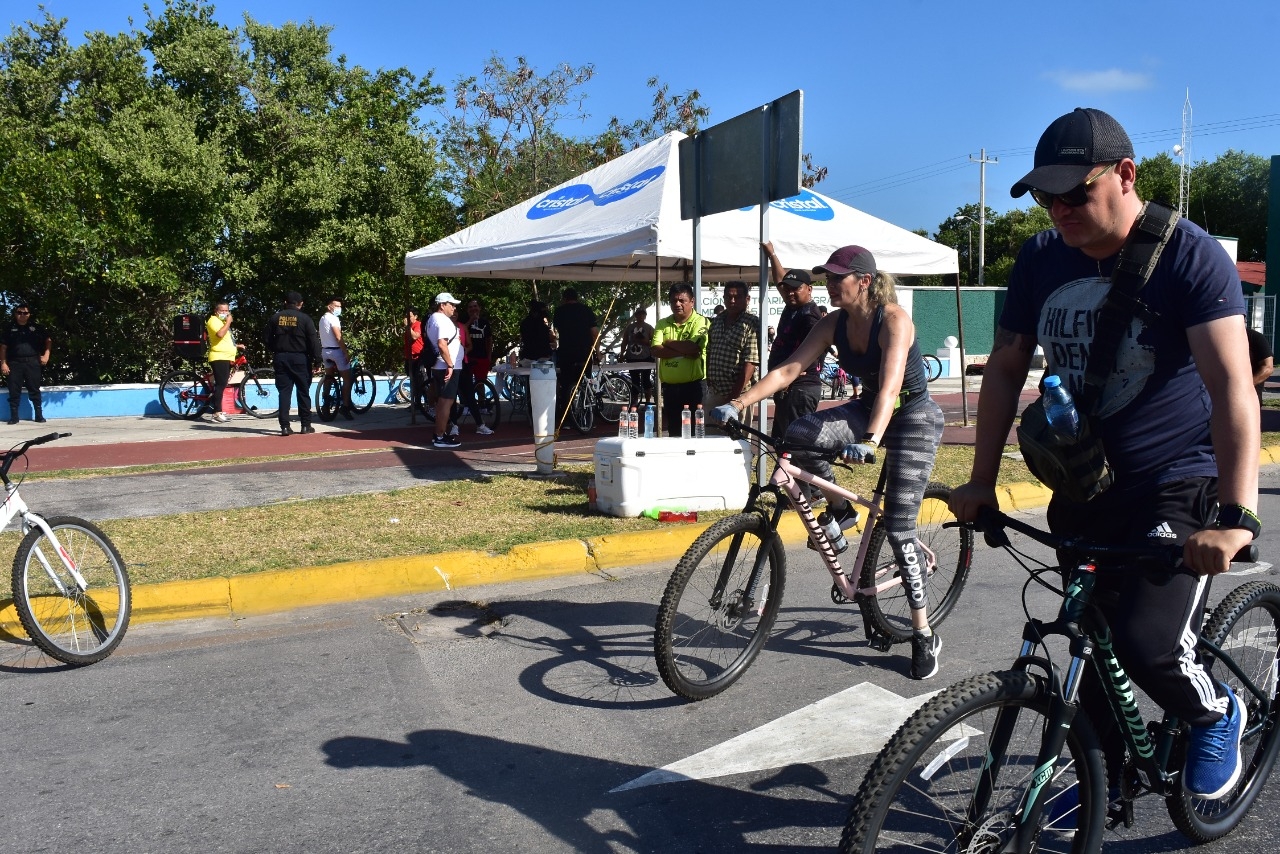 Al evento, el cual se realiza sobre el malecón, sólo acudió uno que otro funcionario