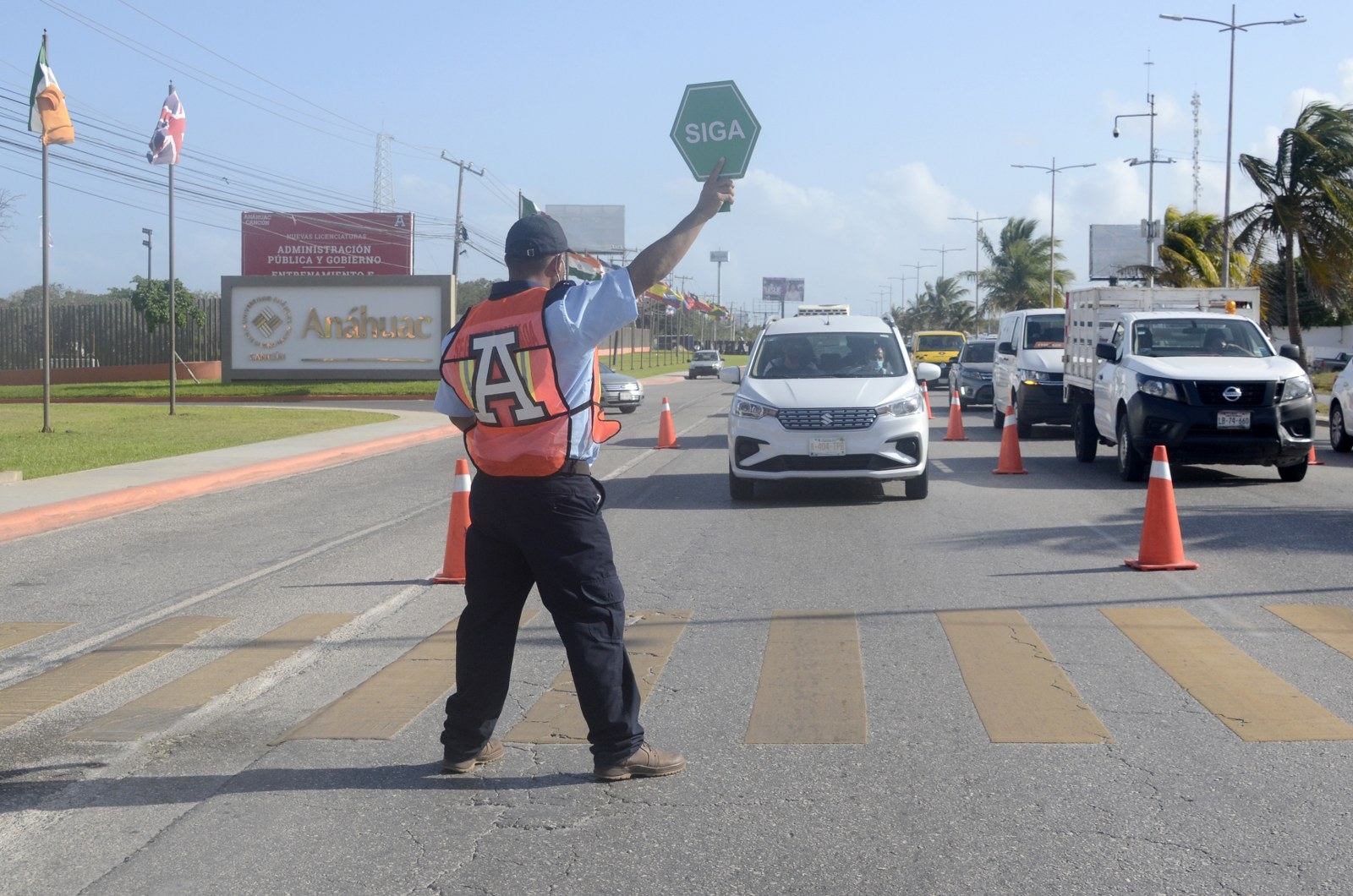 Luego de la muerte de una alumna, los estudiantes exigieron a la Universidad Anáhuac y al Ayuntamiento de Cancún mayor seguridad para cruzar el Boulevard Colosio