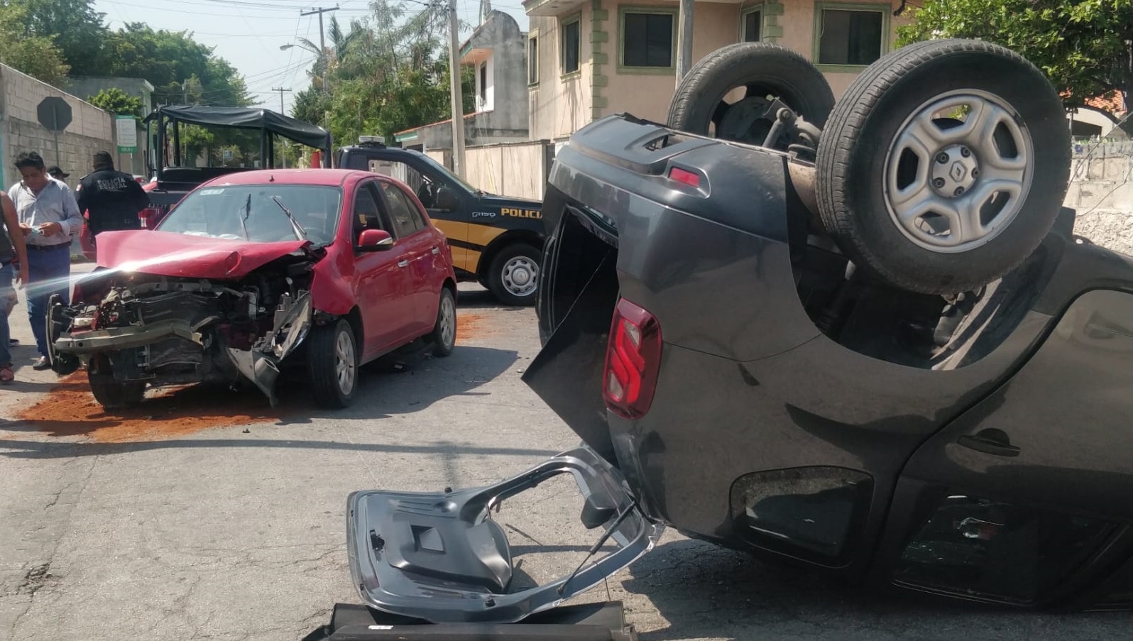 Chofer de plataforma choca y es abandonado por su aseguradora en Mérida