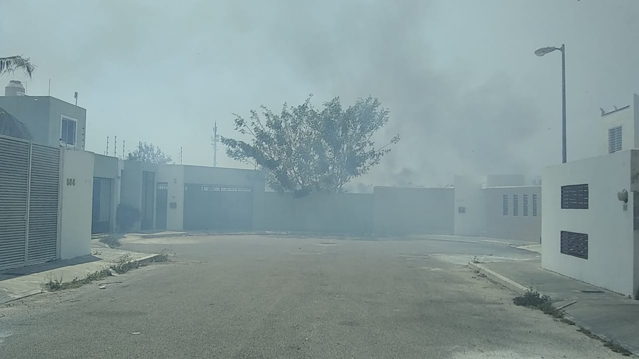 Se registra incendio en el fraccionamiento Villas Zona Dorada en Mérida: EN VIVO