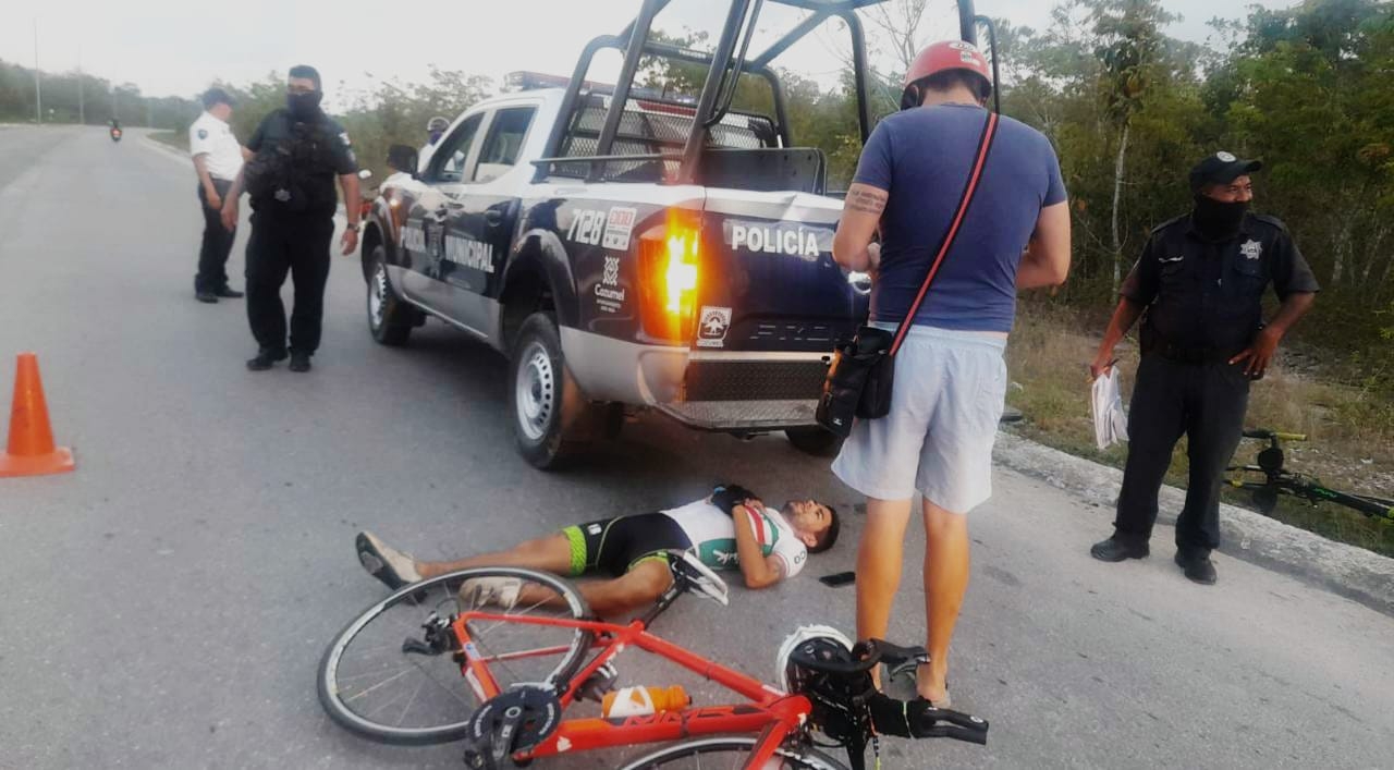 Estos hechos se generaron por la tarde del jueves, cuando César López Reyes de 26 años de edad, transitaba a bordo de su bicicleta sobre la avenida Zamná