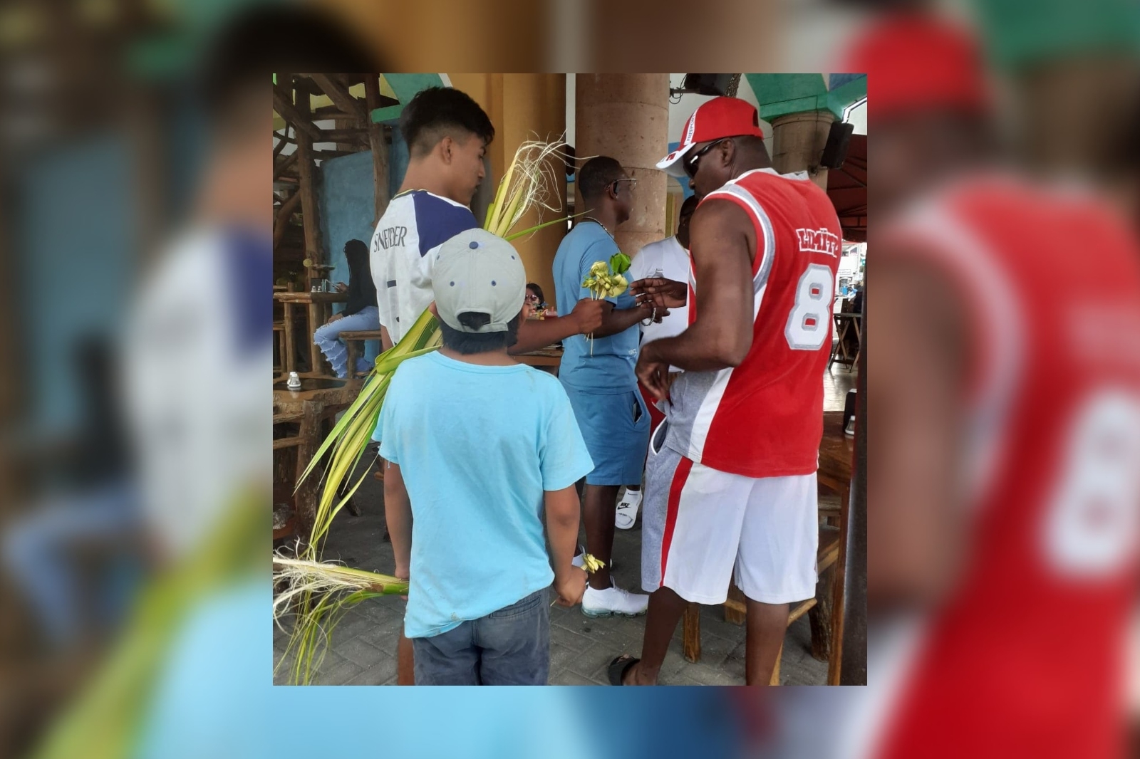 Vecinos exigen a Sipinna frenar a niños acosadores de turistas en Cozumel