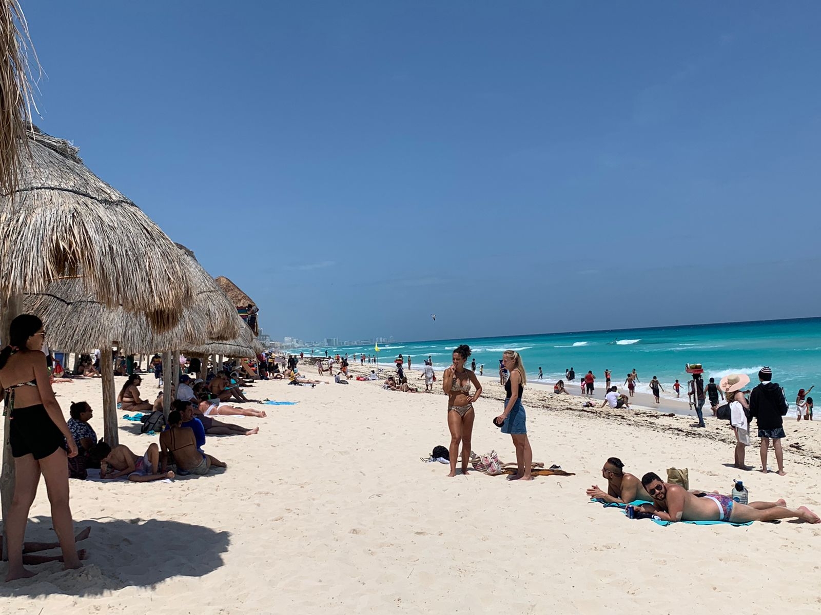 Así lucen las playas de Cancún a un día de iniciar la Semana Santa: VIDEO