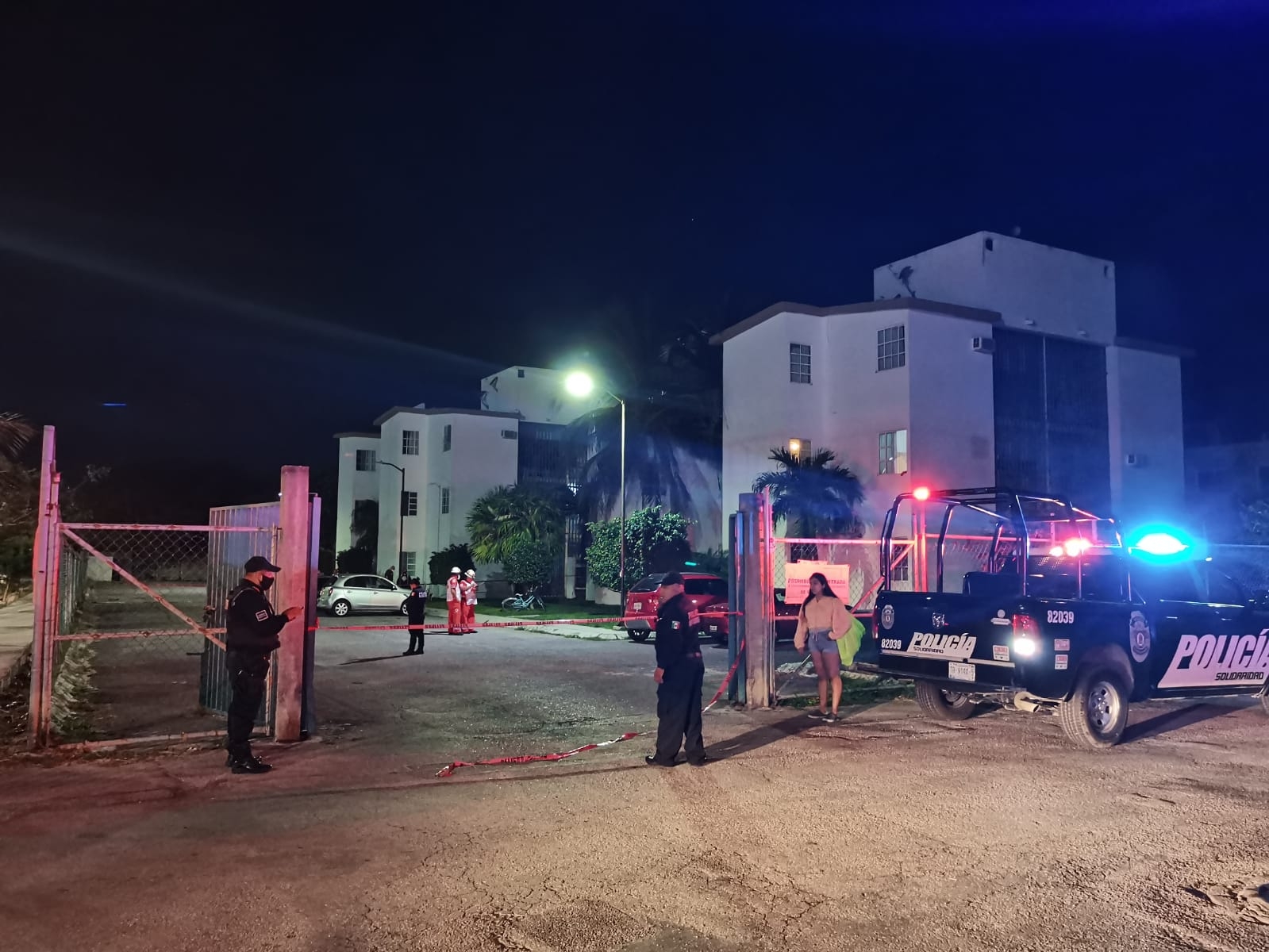 Joven se suicida presuntamente aventándose de un segundo piso en Playa del Carmen