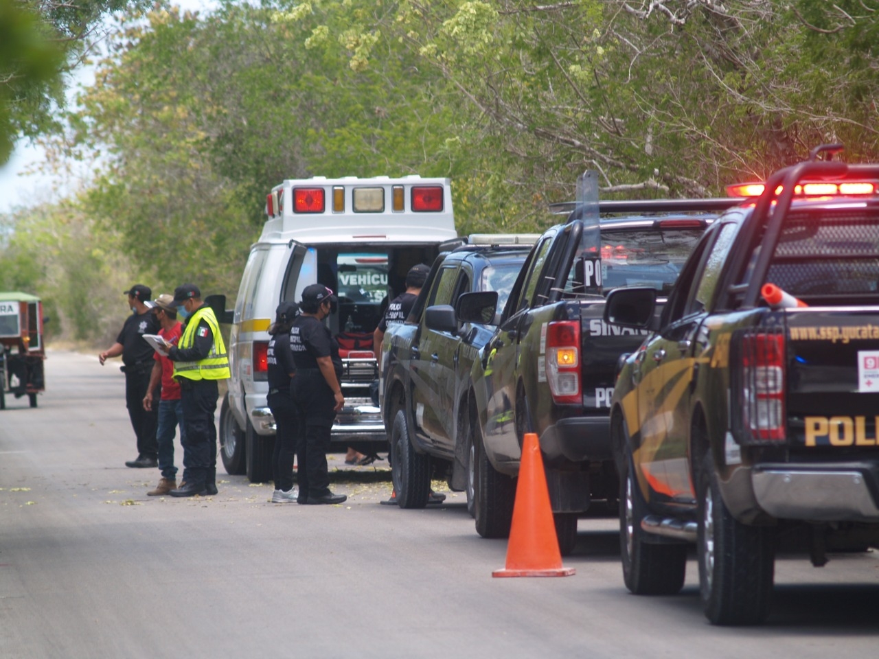 Al lugar llegaron elementos de la Secretaría de Seguridad Pública, así como una ambulancia