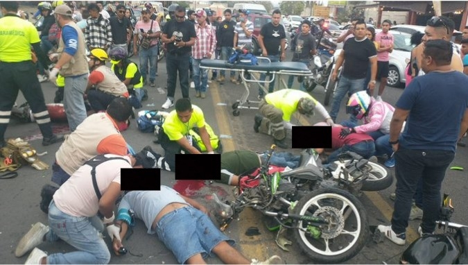 El accidente dejó a cuatro personas heridas de gravedad. Foto: Twitter