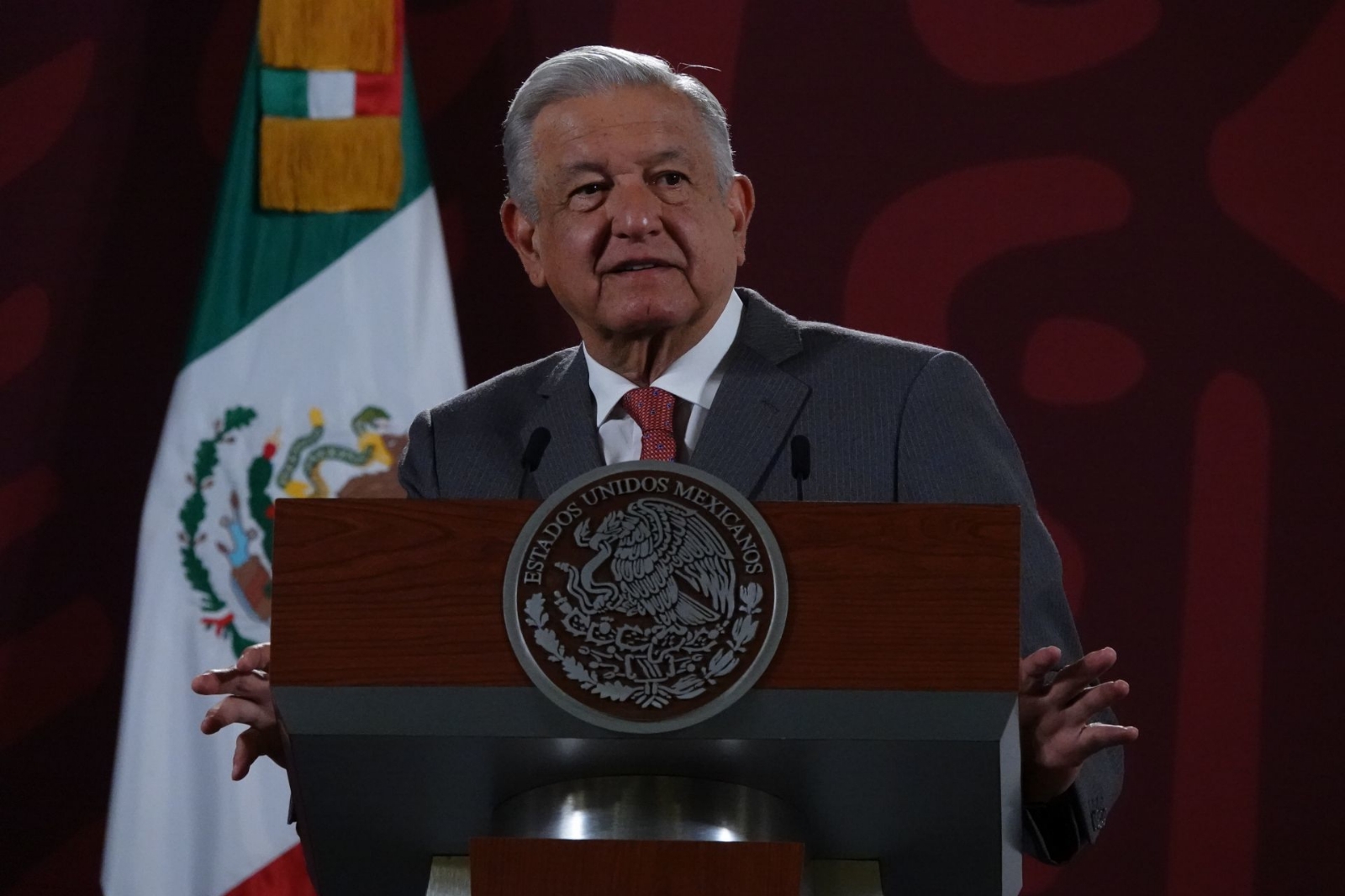 AMLO indicó que ya inició la construcción de los trenes y vagones del Tren Maya