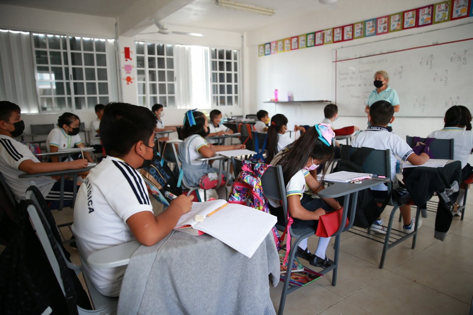 Analizarán uso opcional de cubrebocas en escuelas de Quintana Roo