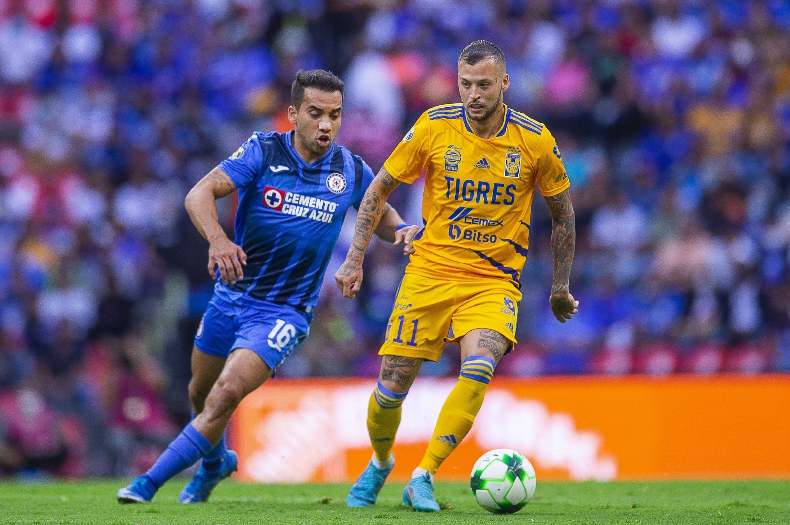 Tigres dominó todo el tiempo al Cruz Azul