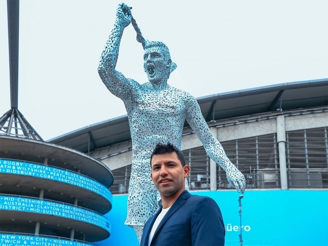 Manchester City inaugura la estatua del ‘Kun’ Agüero en Etihad Stadium