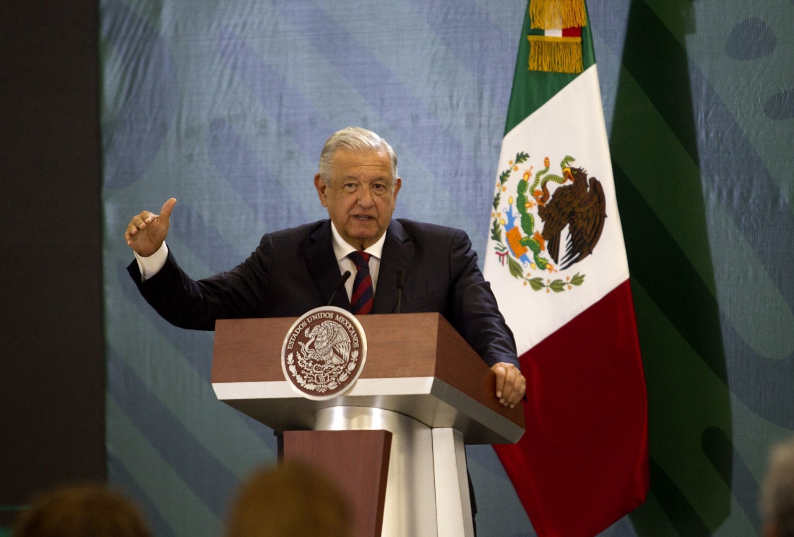 AMLO exhorta a hacer a un lado la sospecha de “venganza política” para el exgobernador de Nuevo León