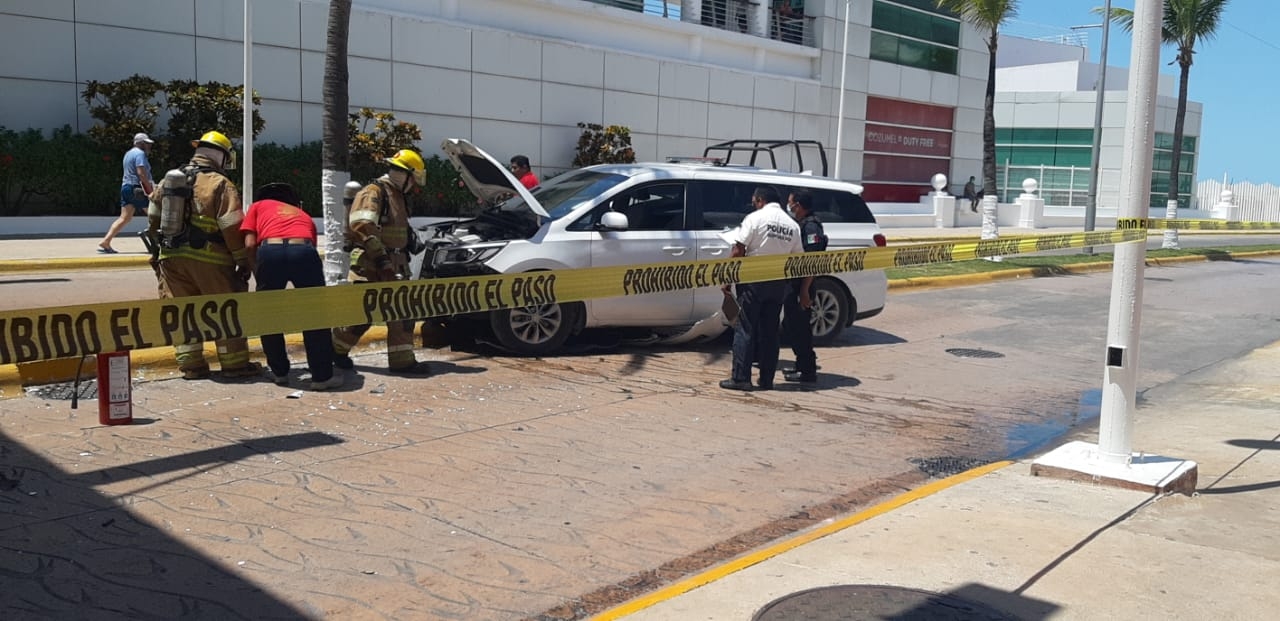 Turista ebrio choca en la avenida principal de Cozumel