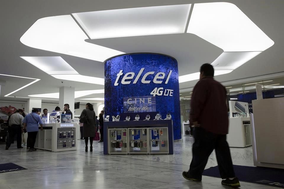 Usuarios de Telcel reportaron fallas con el servicio de la compañía de telefonía móvil, lo que provocó que no pudieran hacer ni recibir llamadas