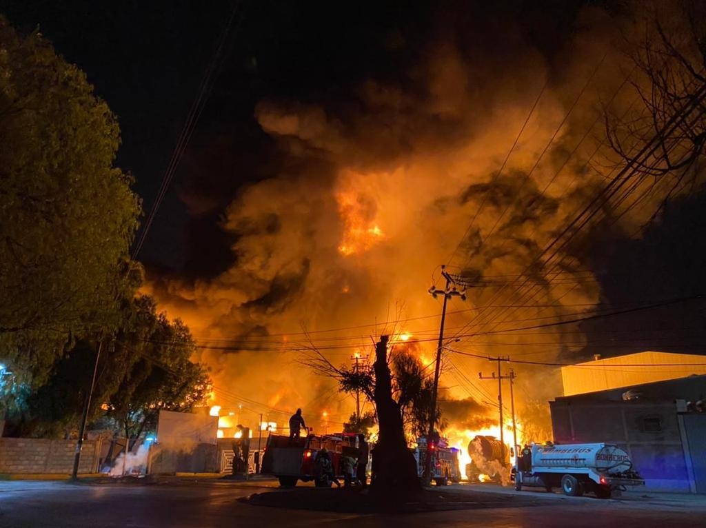 El incendio en una fábrica de Cuautitlán Izcalli dejó como saldo siete personas lesionadas, seis de ellas por quemaduras