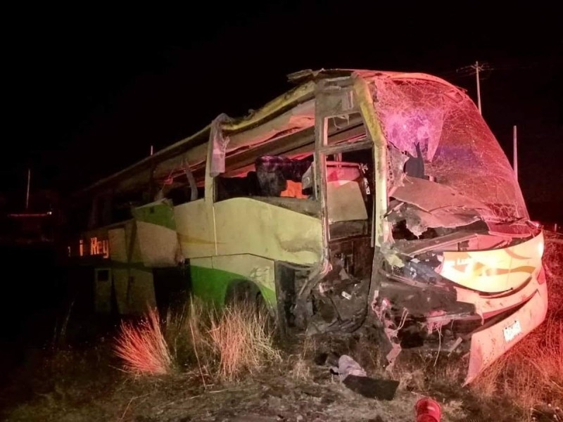 El percance del autobús s se registró sobre la carretera 45, a la altura de la localidad de Paso de Mata, en San Juan del Río