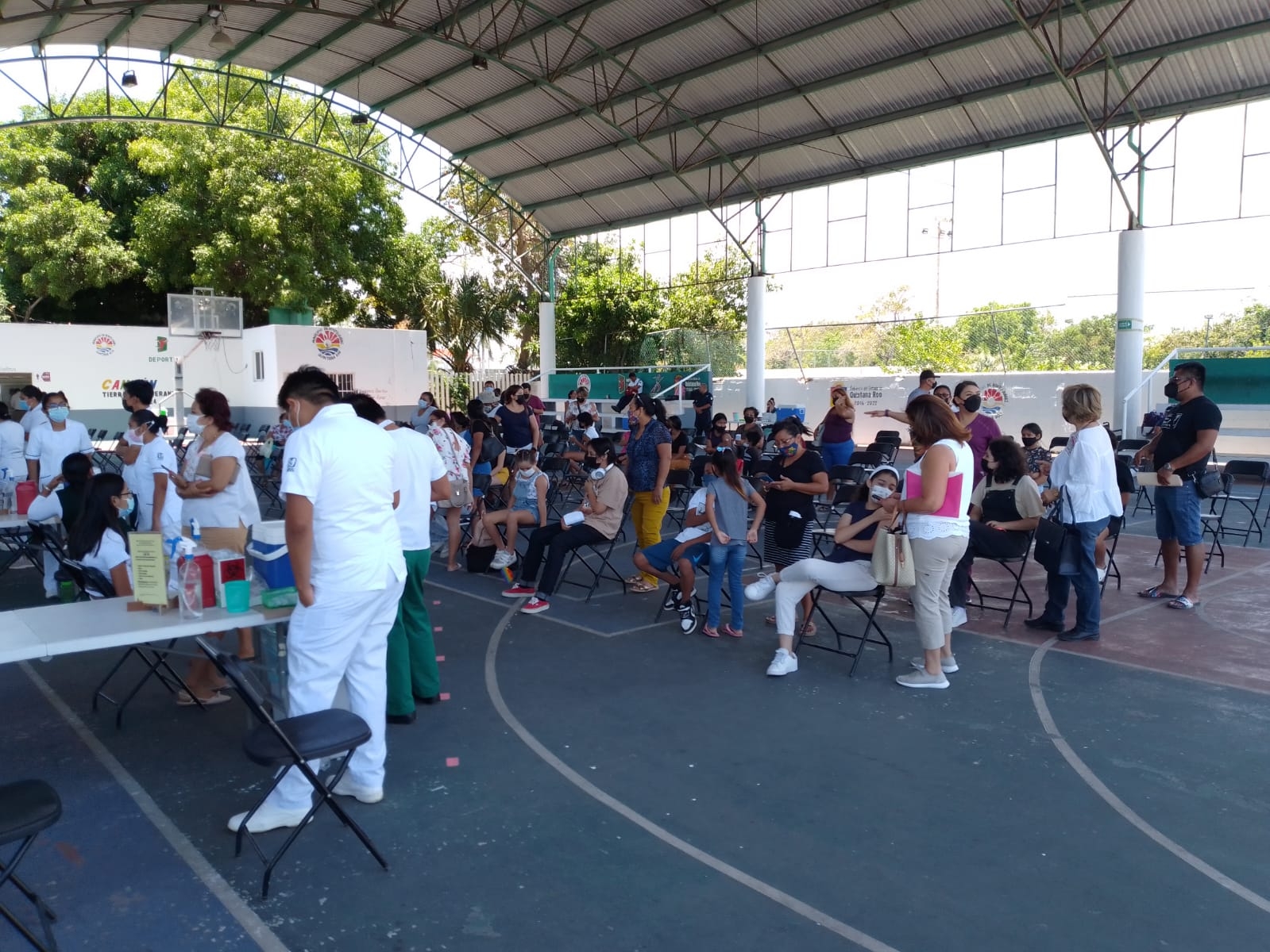 Adolescentes de Cancún reciben su primera dosis anticovid: VIDEO