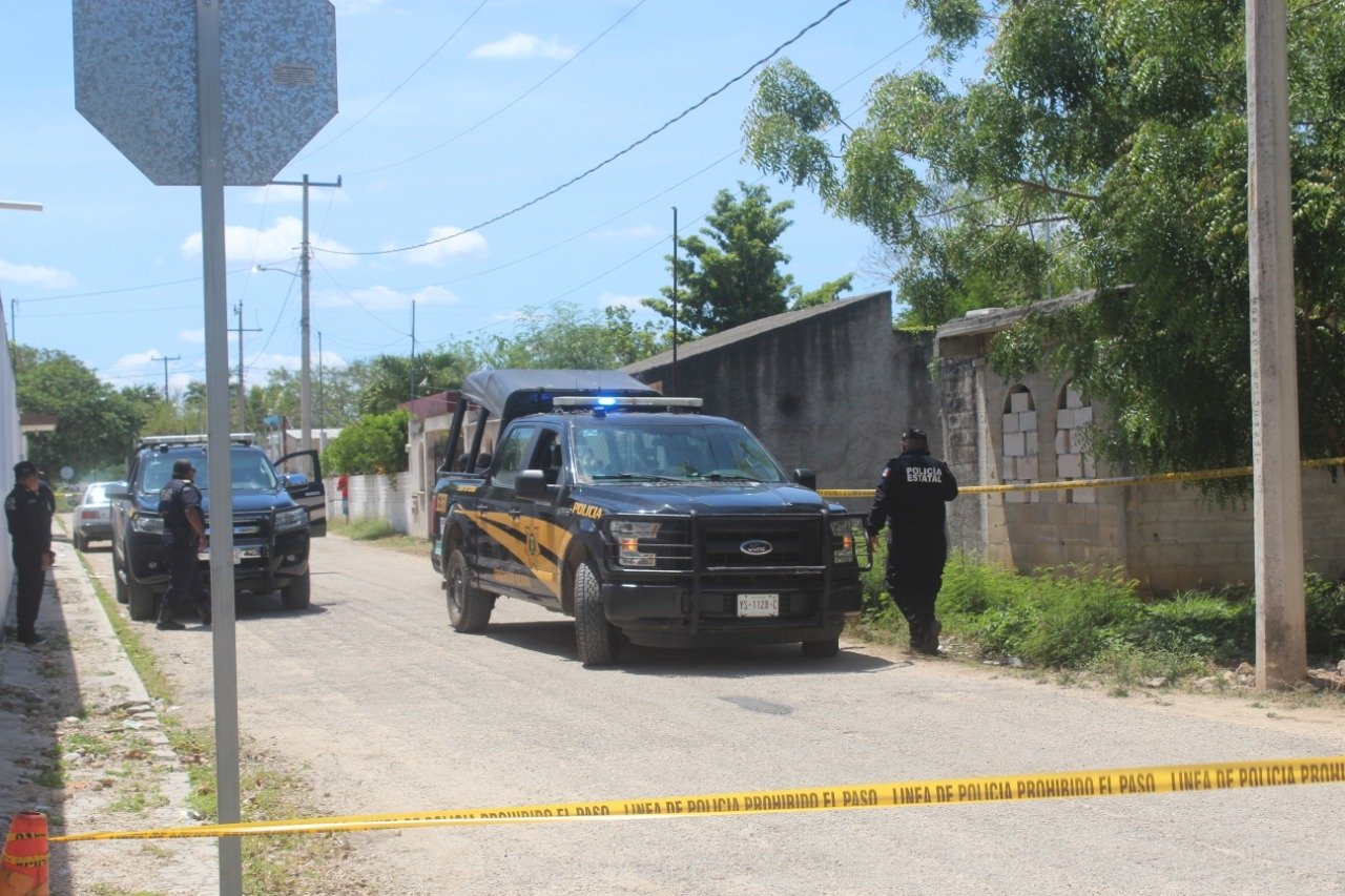 Hallan a hombre ahorcado y en estado de putrefacción dentro de un predio en Tizimín