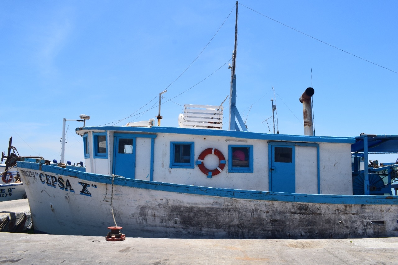 Pescador intoxicado con amoniaco en Progreso continúa en estado crítico