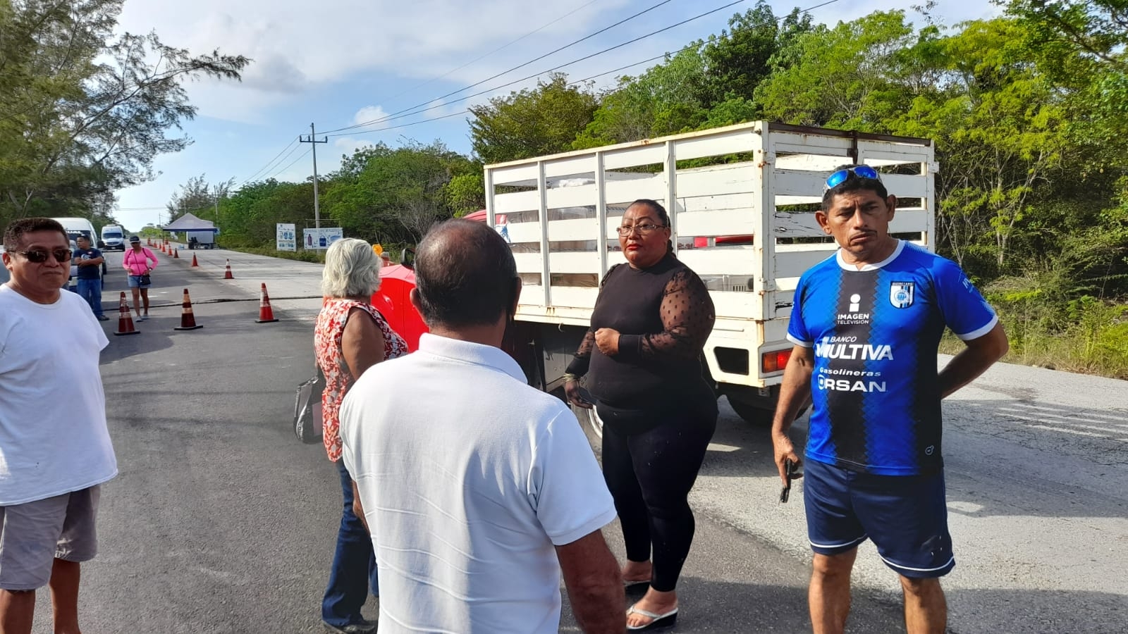 Los vecinos de Mahahual indicaron que el mal olor del sargazo aleja a los turistas de la zona, lo que afectaría su economía