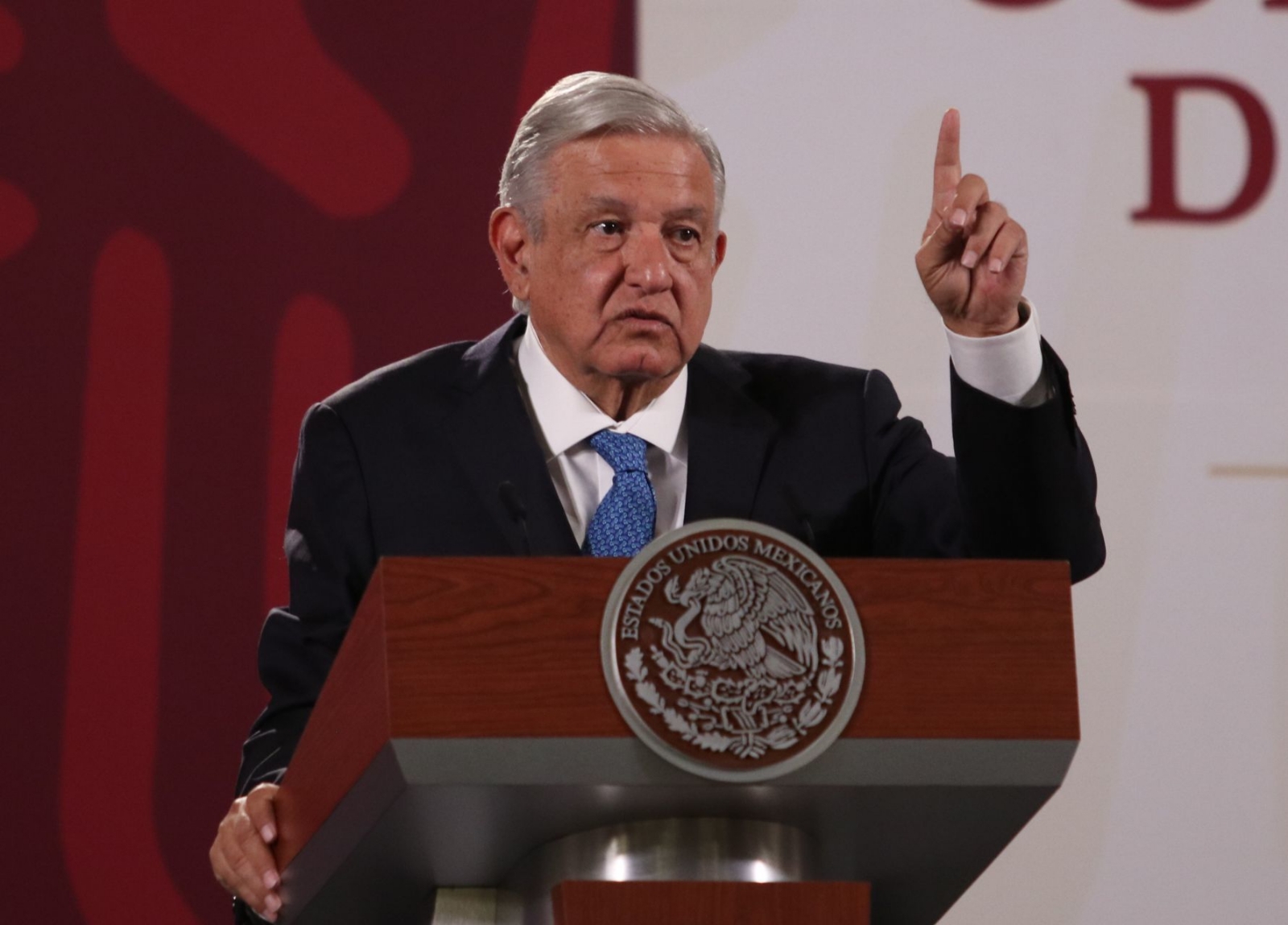 AMLO confirma  que nueva verificación 2022 no entrará en vigor