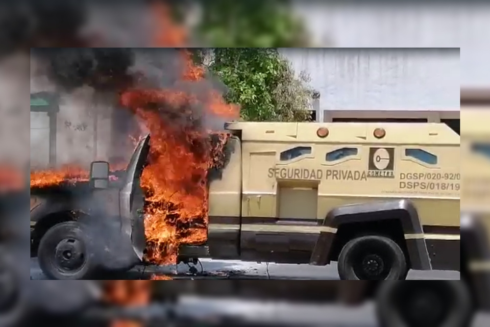 El incendio ocurrió en la parte frontal de la unidad de Cometra, dañando los asientos del conductor