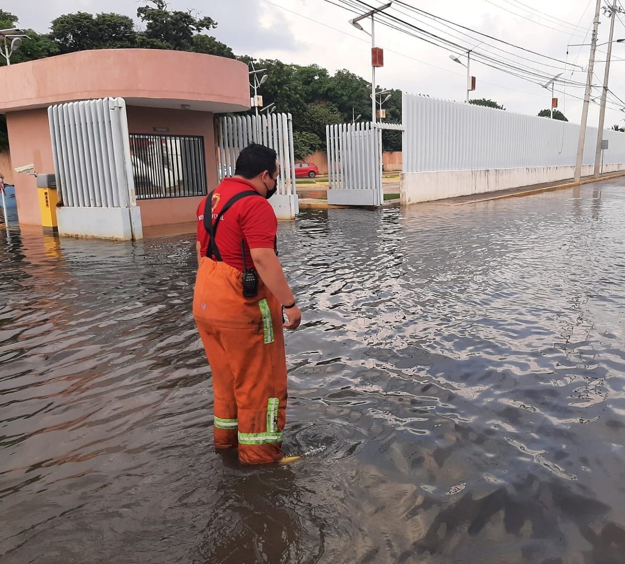 Protección Civil de Carmen se encuentra realizando limpieza de alcantarillas y cárcamos