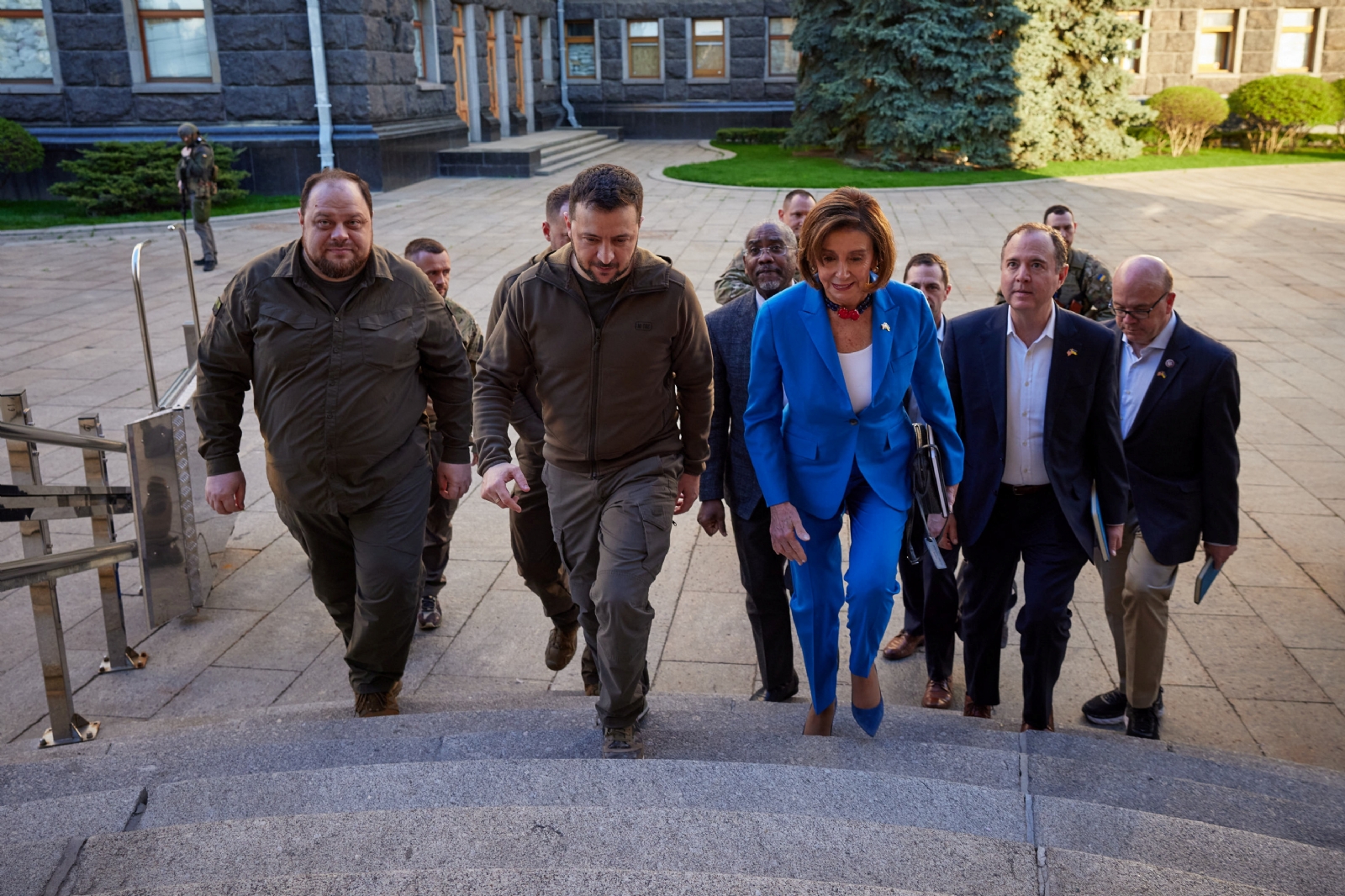 Pelosi y Zelenski sostuvieron una reunión para coordinar esfuerzos y combatir a Rusia