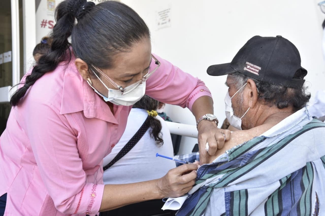 Campeche, primer lugar en campañas de vacunación contra el COVID-19