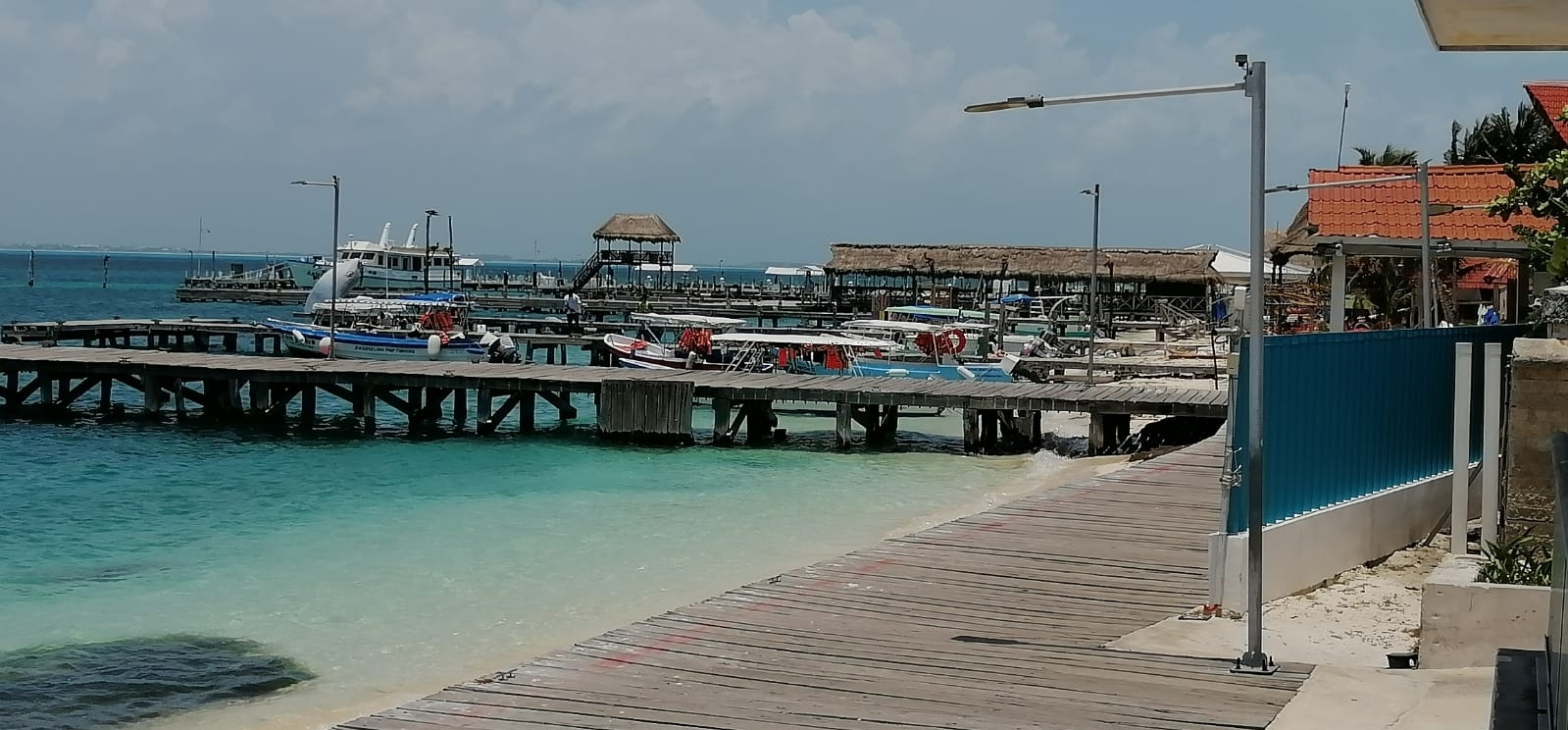 Cierran navegación en Isla Mujeres, Quintana Roo, debido a la Onda Tropical 1