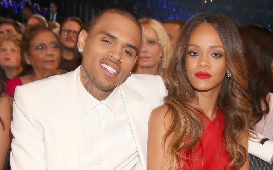 Chris Brown felicita a Rihanna por su hijo y las redes lo atacan