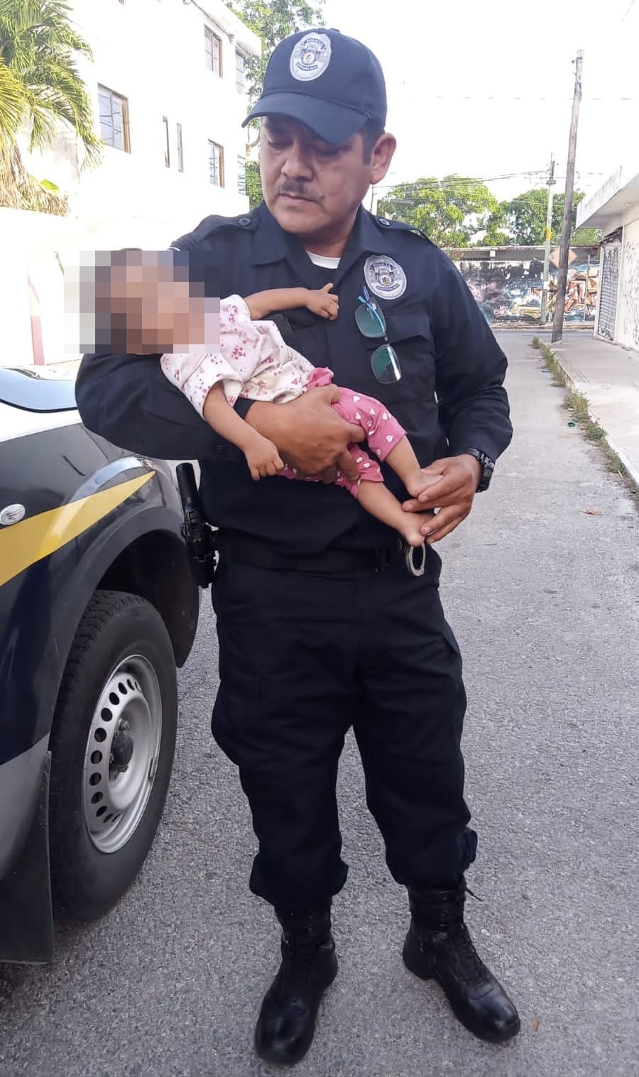 Encuentran a bebé abandonada entre la basura en la Supermanzana 64 de Cancún