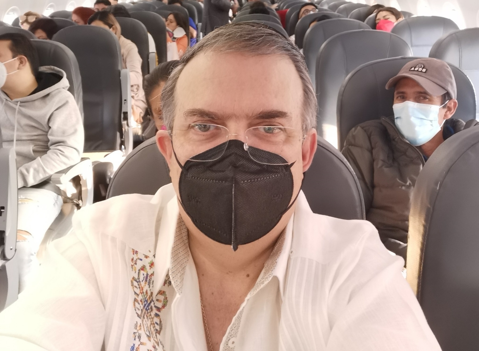 Ebrard compartió en su cuenta de Twitter el viaje a Cancún