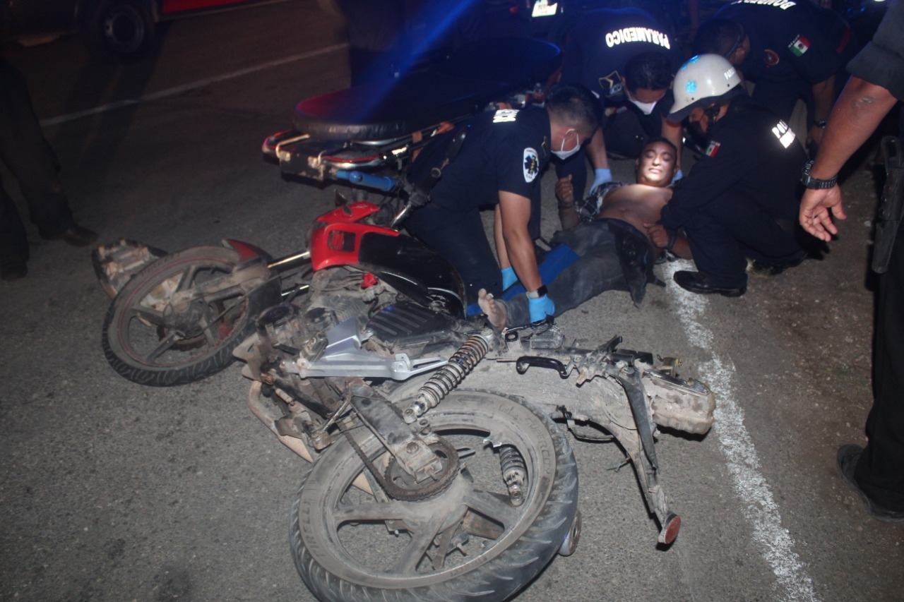 Fuerte accidente deja a motociclista fracturado en el Periférico Mérida-Tizimín