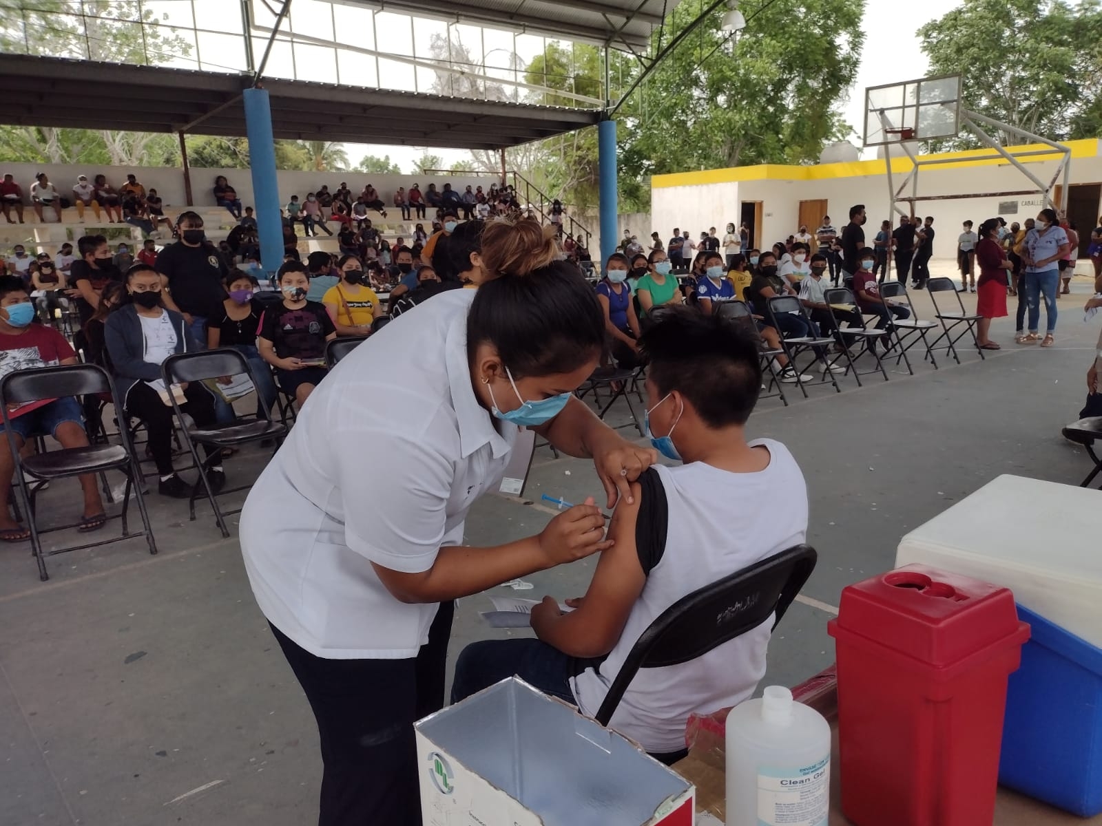 La aplicación de la vacuna contra el coronavirus a adolescentes se realizará en el Domo Doble de la colonia Cecilio Chi en Carrillo Puerto