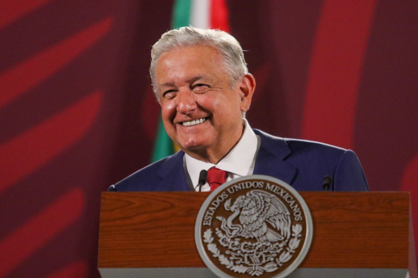 AMLO pide informe a Cuitláhuac García sobre cierre de acuario en Veracruz