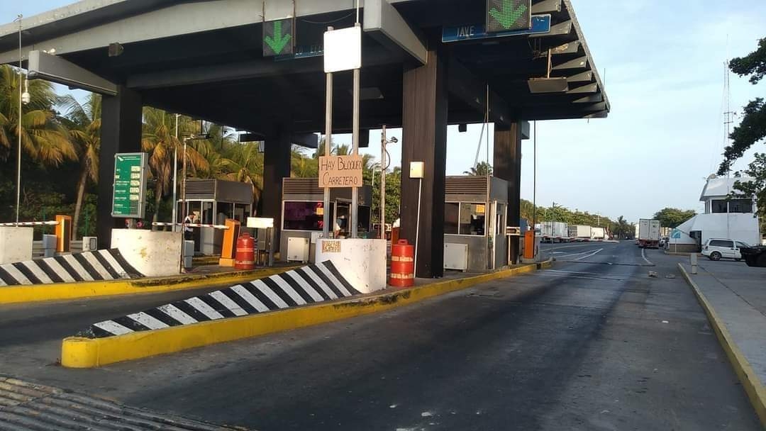 Abren carretera federal en Atasta tras 38 horas de bloqueo